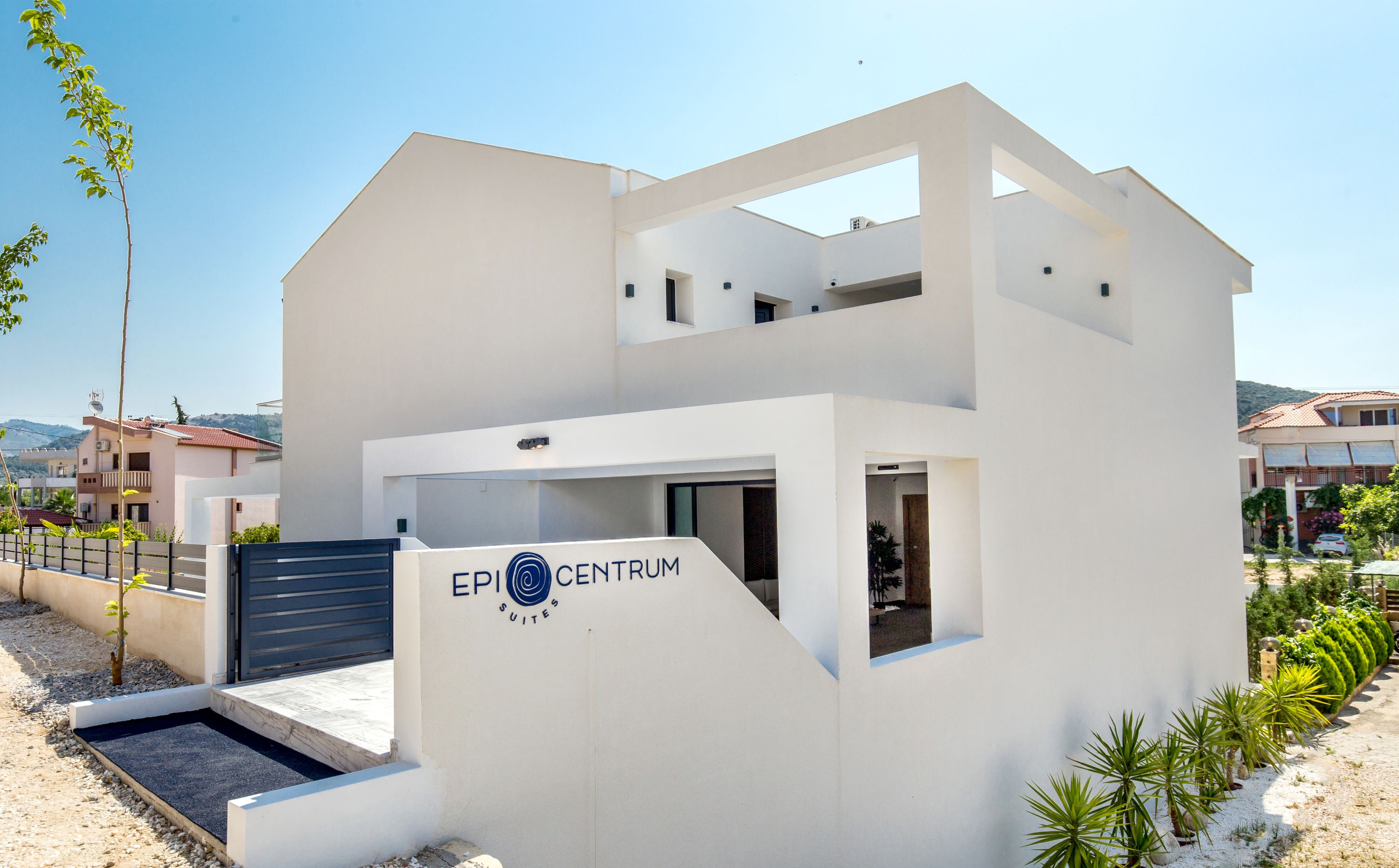 Epicentrum Suites & Villa Oasis ulaotel